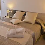بيت ضيافة Residenza Al Castello كارلوفورتي